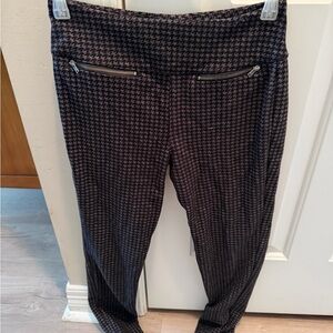 Mudd Black & Charcoal Houndstooth High-Rise Ponte Leggings